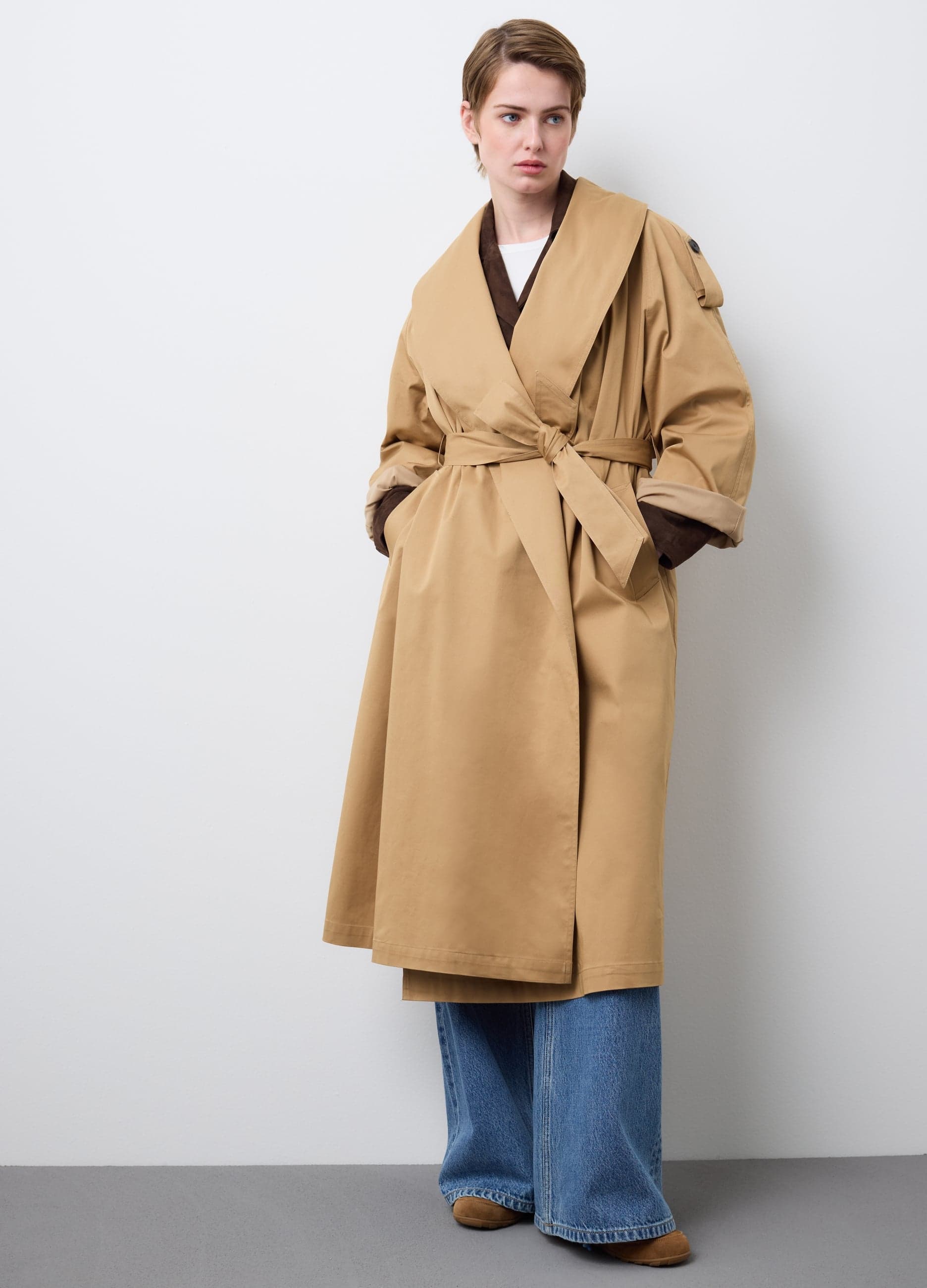 Trench in misto cotone elasticizzato beige over fit | Stefanel Trench beige over fit in misto cotone elasticizzato con cintura regolabile e colletto ampio, ideale per la mezza stagione. - 0 | Stefanel