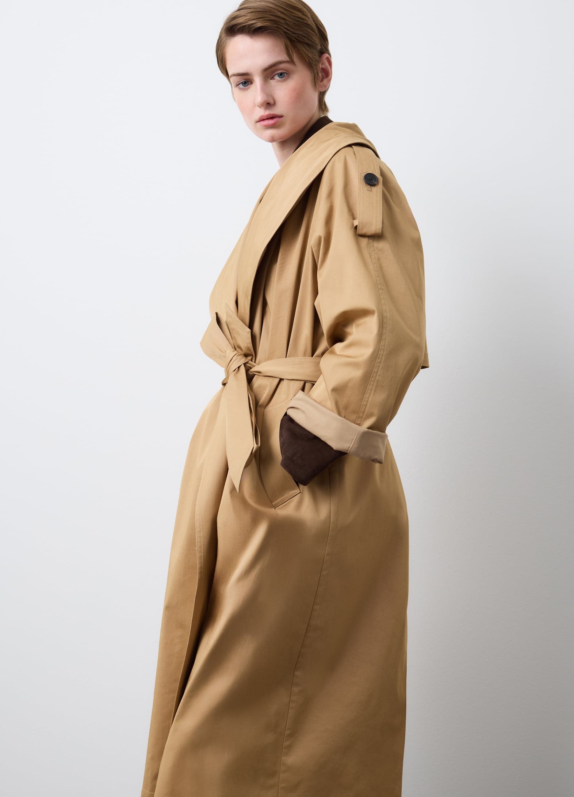 Trench in misto cotone elasticizzato beige over fit | Stefanel Trench beige over fit in misto cotone elasticizzato con cintura regolabile e colletto ampio, ideale per la mezza stagione. - 1 | Stefanel